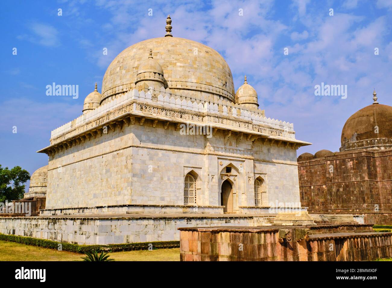 Inde, Etat du Madhya Pradesh, Mandu, tombe de Hoshang Shah, architecture afghane, le plus ancien mausolée de marbre du pays Banque D'Images