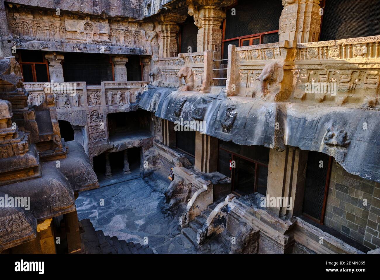 Inde, Maharashtra, temple de la grotte d'Ellora, patrimoine mondial de l'UNESCO, grotte N°32 Banque D'Images
