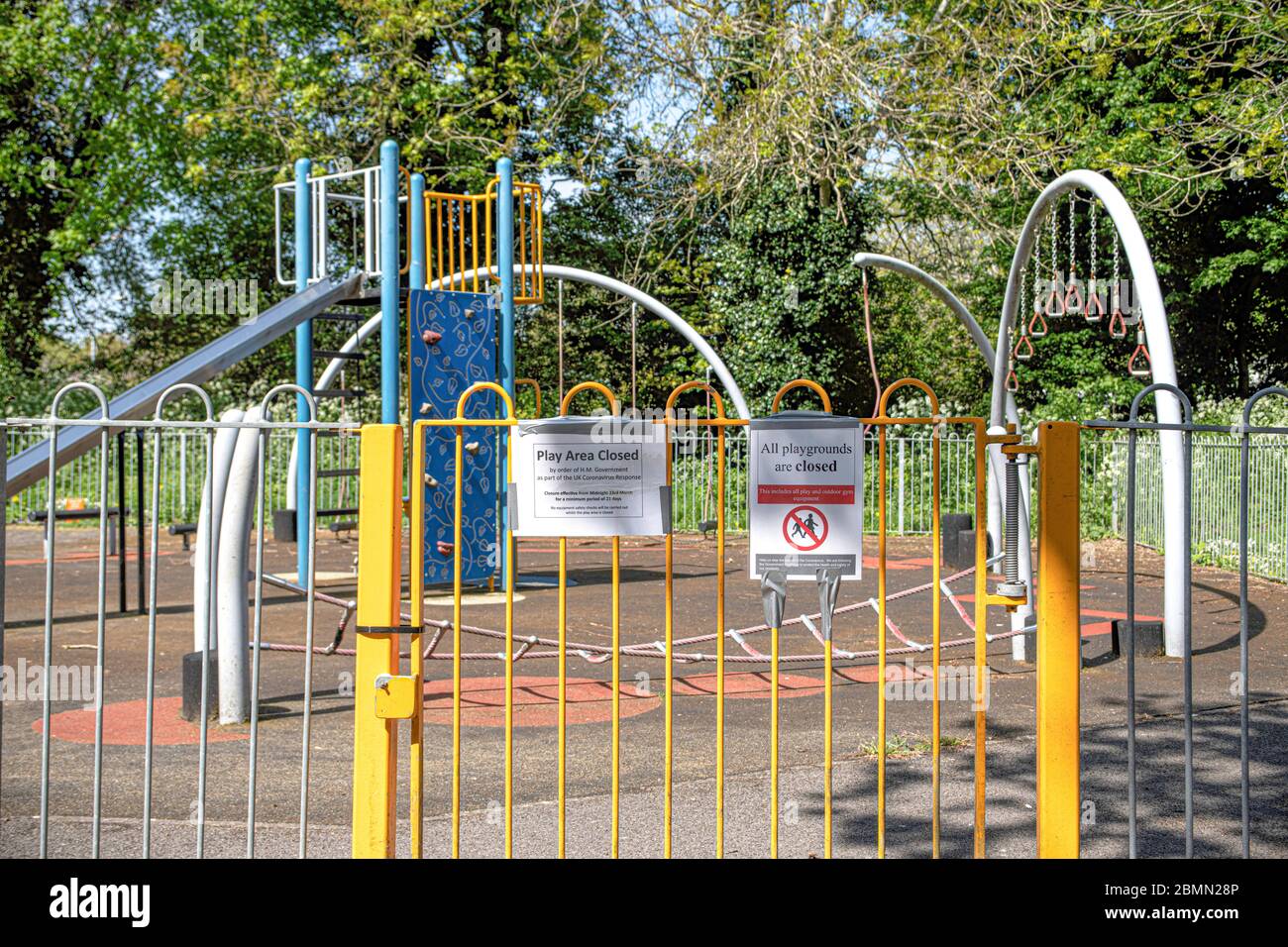 Les écoles et les parcs de jeux rouvriront après les phases gouvernementales, en mai 2020 Banque D'Images