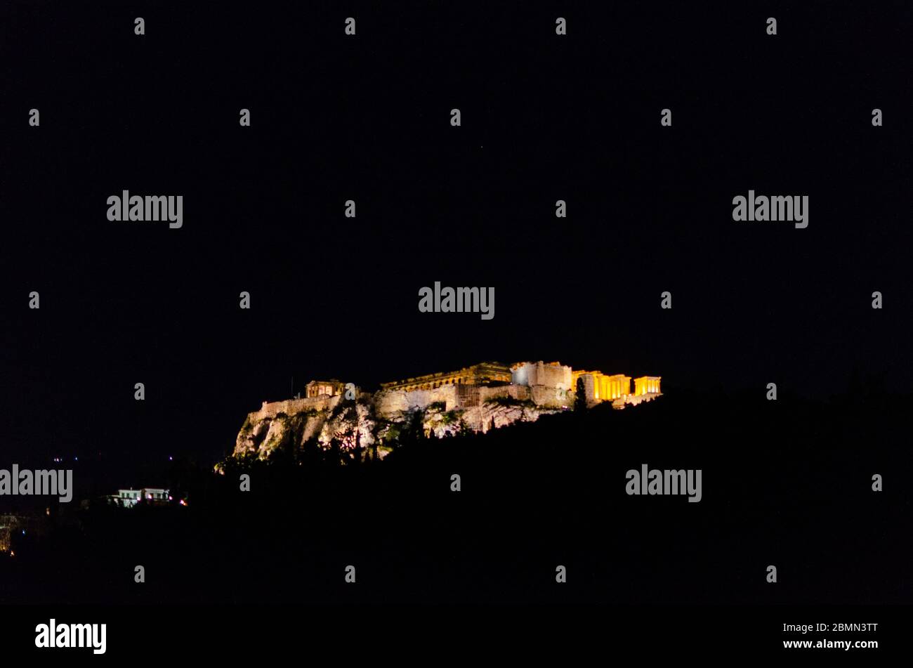Vue nocturne du Parthénon depuis Thissio Athènes Grèce Banque D'Images