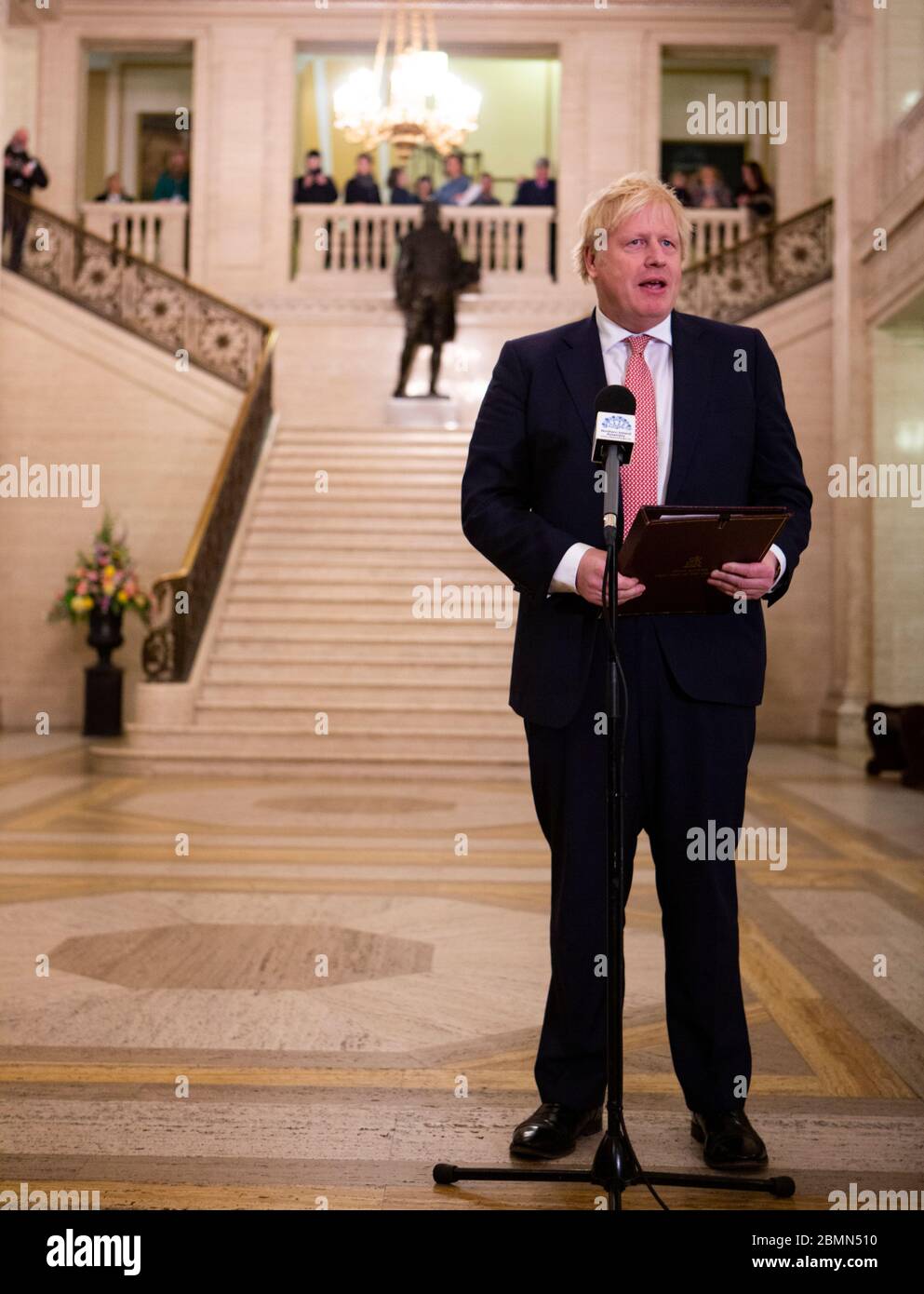 Parlement, Stormont Estate, Belfast, Irlande du Nord. 13 janvier 2020. Le Premier ministre britannique Boris Johnson s'adresse aux médias lors de sa visite en Irlande du Nord, peu après sa rencontre avec l'irlandais Taoiseach Leo Varadkar crédit: Conor Kinahan/Alay Live News Banque D'Images