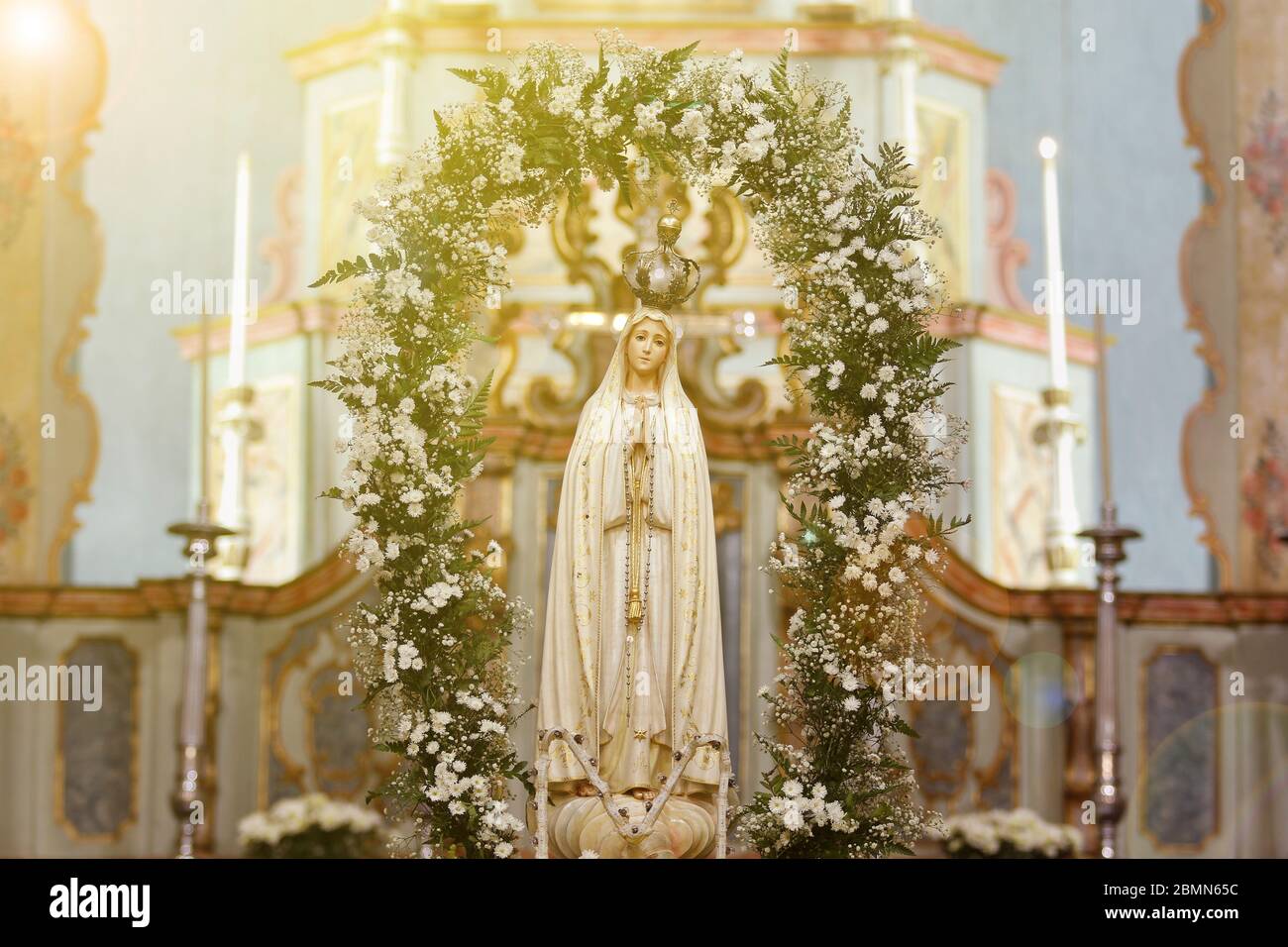 Statue de l'image de Notre Dame de Fatima, Mère de Dieu dans la religion catholique, Notre Dame du Rosaire de Fatima, la Vierge Marie Banque D'Images