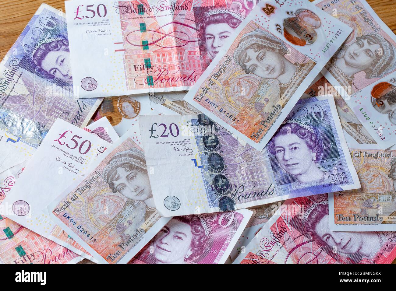British Money : 50 £, 20 £, 10 £ Cash Notes Banque D'Images