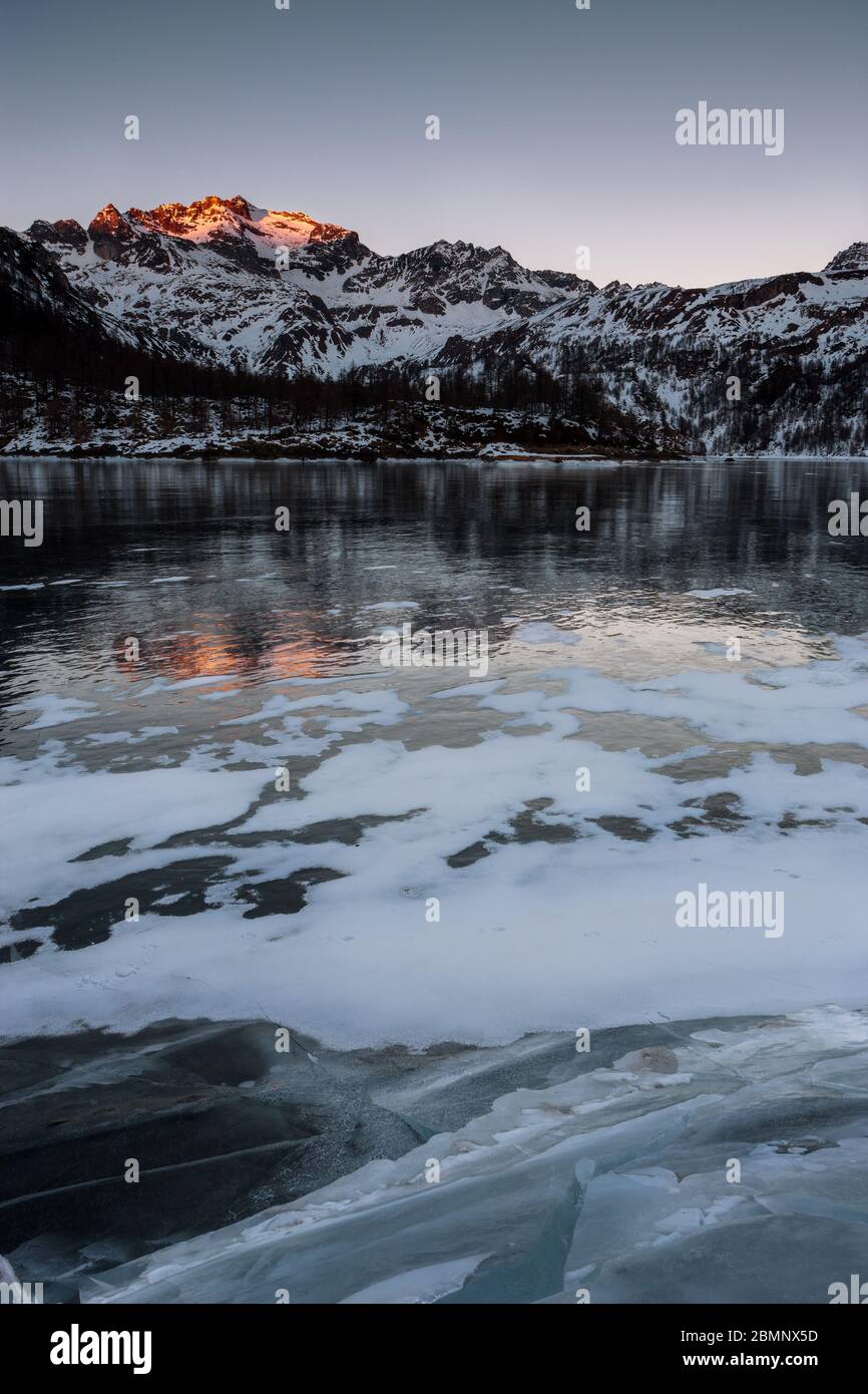 Codelago pendant l'hiver, Parco Naturale dell'Alpe Veglia e dell'Alpe Devero, Verbano Cusio Ossola, Piemonte, Italie, Europe du Sud Banque D'Images