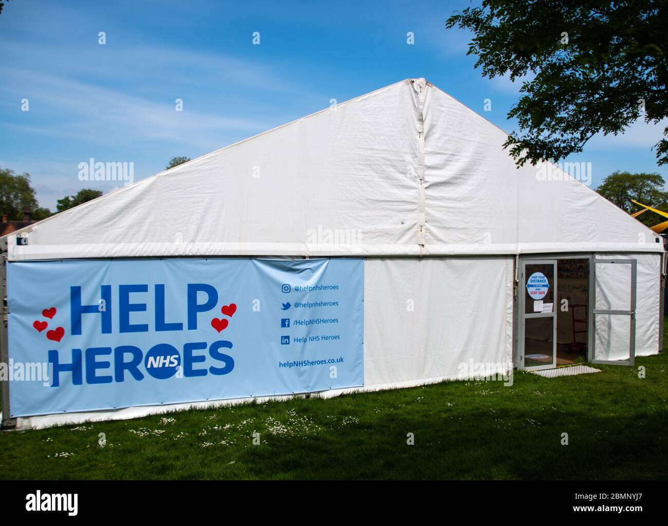 Reading, Royaume-Uni - Mai 08 2020: Un Marquee pour les infirmières de recueillir des approvisionnements alimentaires essentiels de l'organisme de bienfaisance aider les héros NHS pendant le Coronaviru Banque D'Images