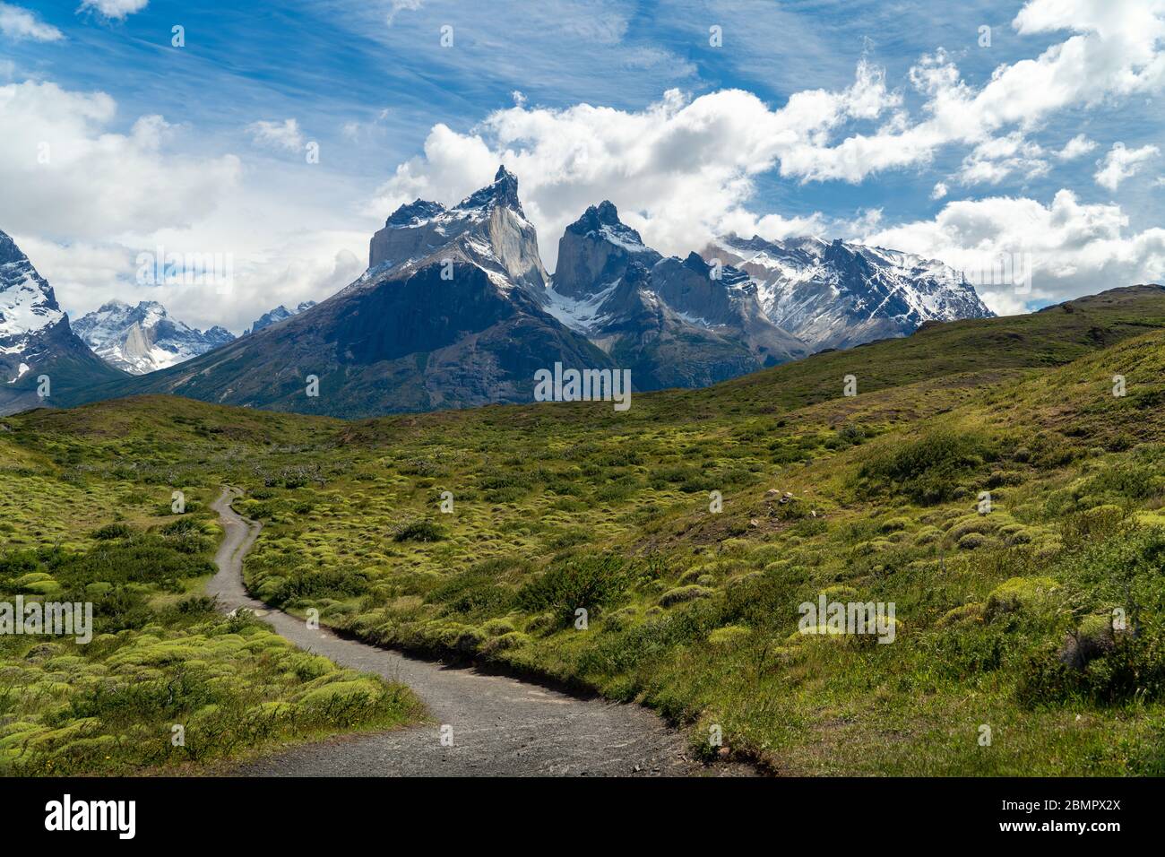 Paine Horns Massif (espagnol : Cuernos del Paine) dans le parc national de Torres del Paine, Patagonie, Chili, Amérique du Sud. Banque D'Images