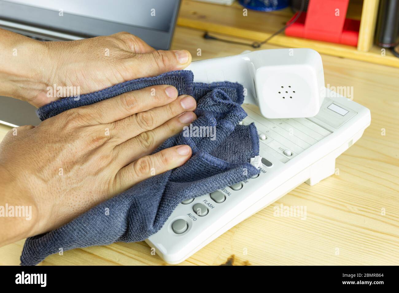 Concept prévention nettoyage fréquemment, concentrez-vous sur les zones à fort trafic qui permettent aux agents pathogènes de se propager autour de l'équipement téléphonique tel que asPhone bu Banque D'Images