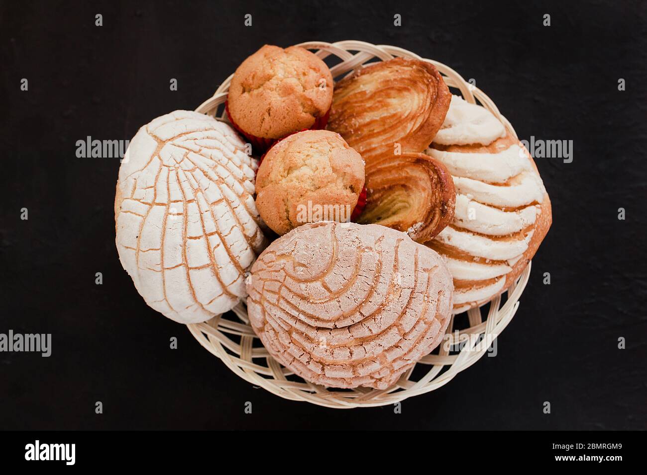 Assortiment de pains sucrés mexicains au Mexique, boulangerie traditionnelle pour le petit déjeuner Banque D'Images