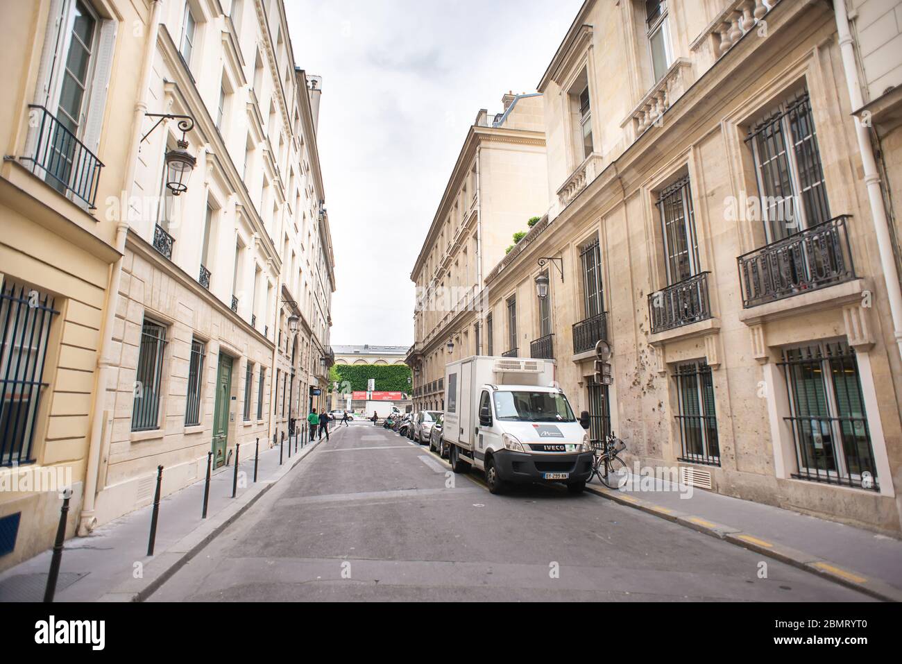 Paris. France - 17 mai 2019 : rue de Mondovi. Paris. Façade du vieux bâtiment. Banque D'Images