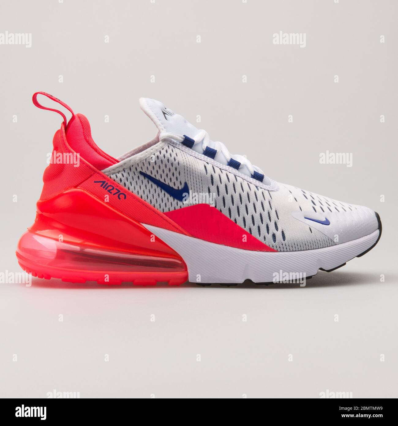 Air max 270 Banque de photographies et d'images à haute résolution - Alamy