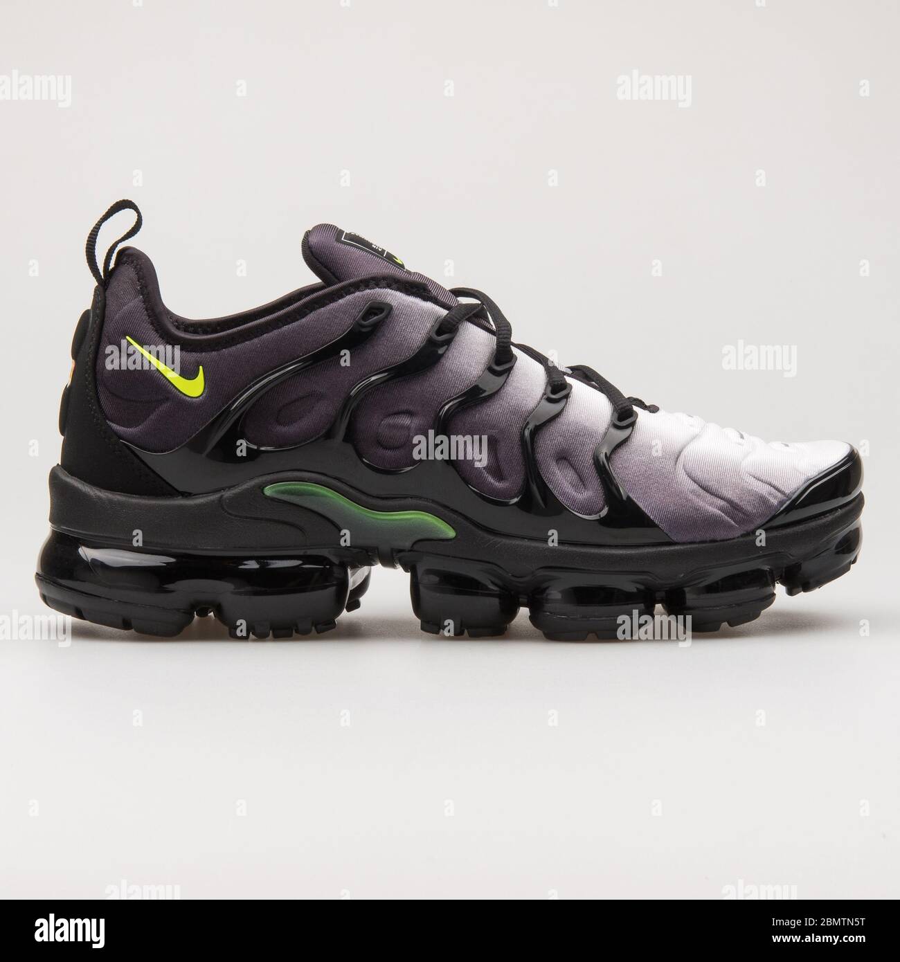 Nike air vapormax Banque de photographies et d'images à haute résolution -  Alamy