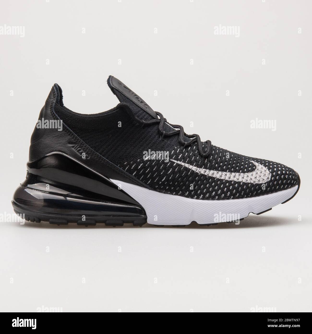 Air max 270 Banque de photographies et d'images à haute résolution - Alamy