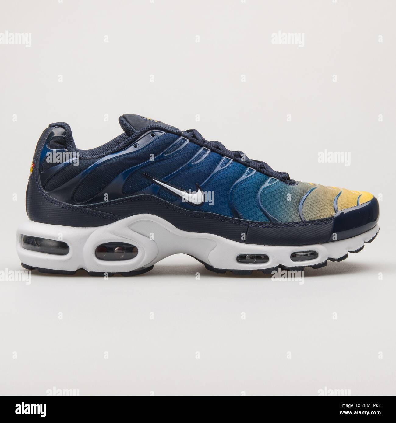 Nike air max plus Banque de photographies et d'images à haute résolution -  Alamy