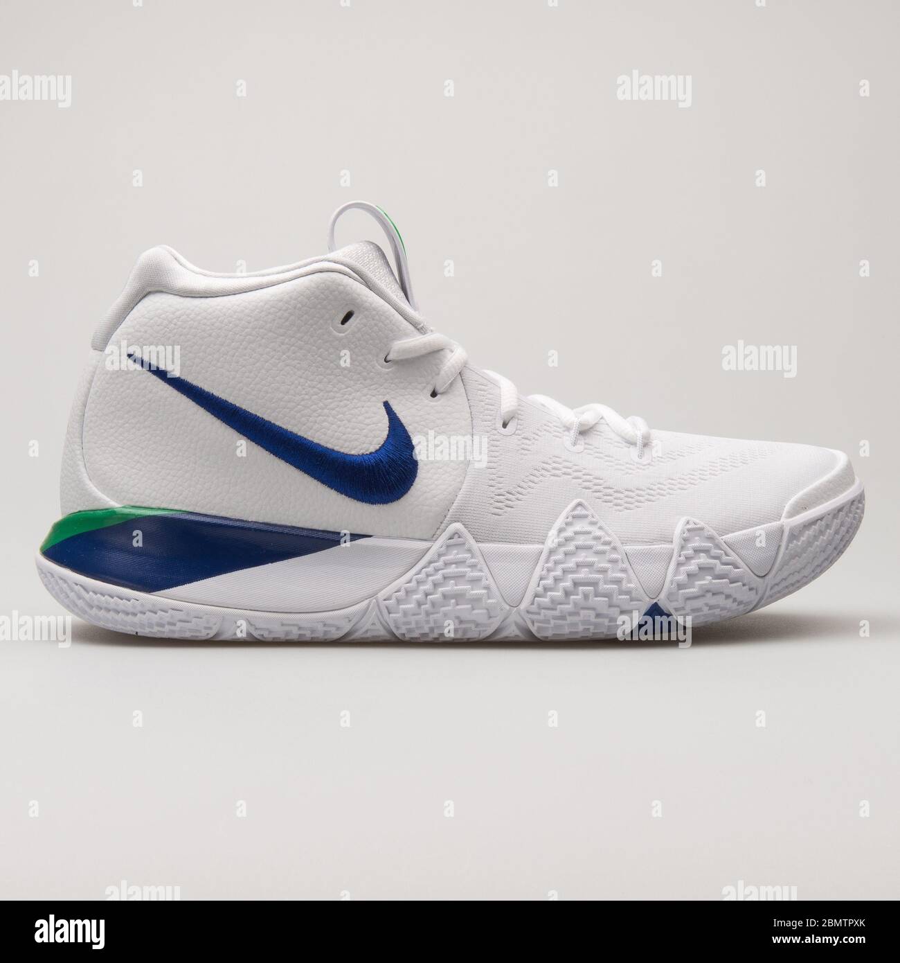Kyrie 4 blanche new arrivals
