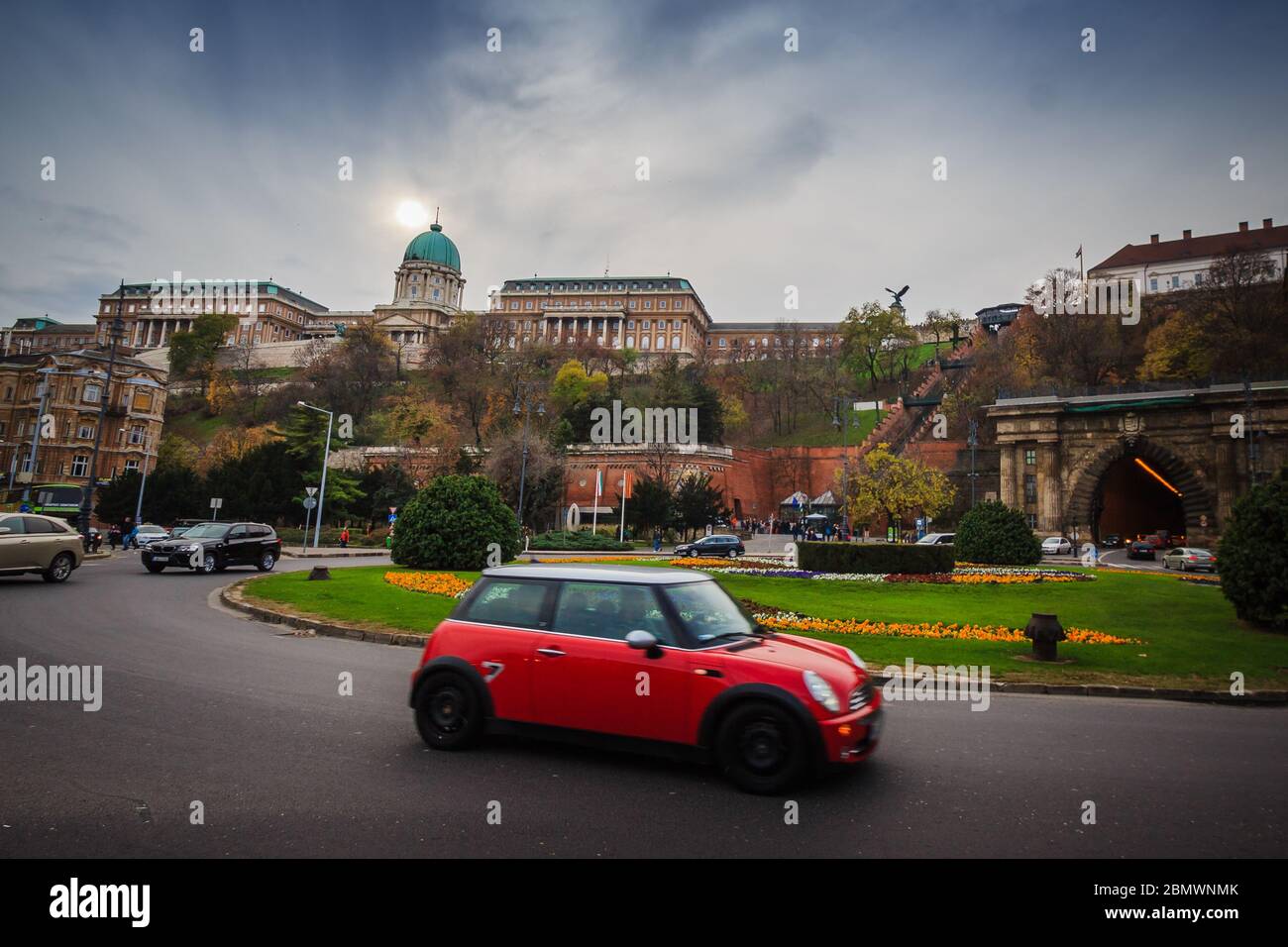 La place Adam Clark avec le tunnel du château Buda en arrière-plan, Hongrie Banque D'Images