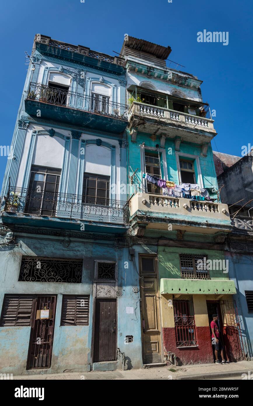 Célèbre rue Neptuno, quartier de la Havane Centro, la Havane, Cuba Banque D'Images