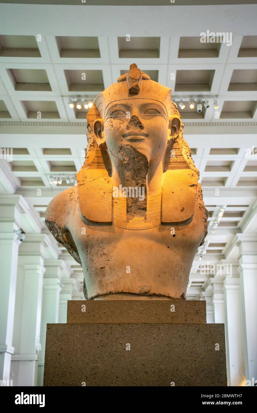 Londres, Grande-Bretagne - 28 septembre 2019 : exposition de sculpture égyptienne au British Museum Banque D'Images