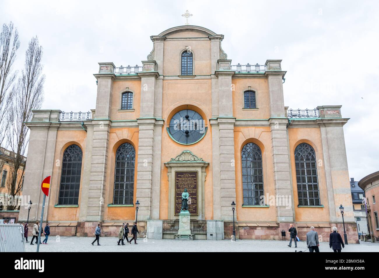 Storkyrkan, officiellement appelé Sankt Nikolai kyrka et officieusement appelé Stockholms domkyrka, est la plus ancienne église de Gamla stan, la vieille ville de centra Banque D'Images