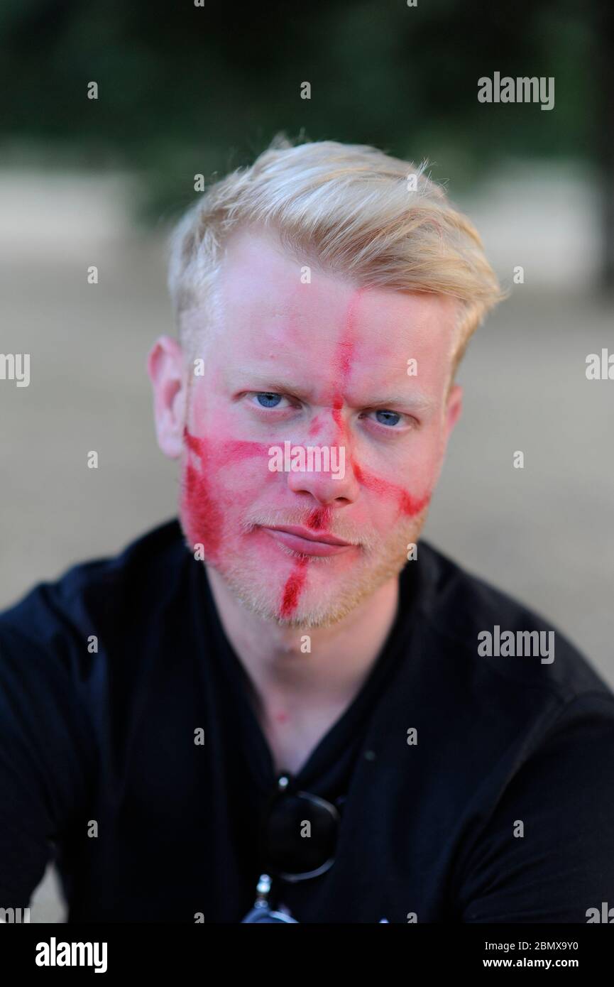 Fan de football anglais. La nuit, l'Angleterre a perdu la coupe du monde. Projection à Hyde Park, Londres. 11 juillet 2018 Banque D'Images