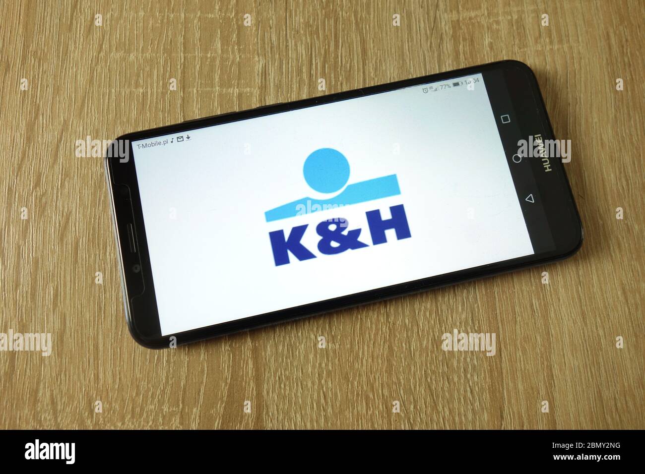 Logo K&H Bank affiché sur le smartphone Banque D'Images