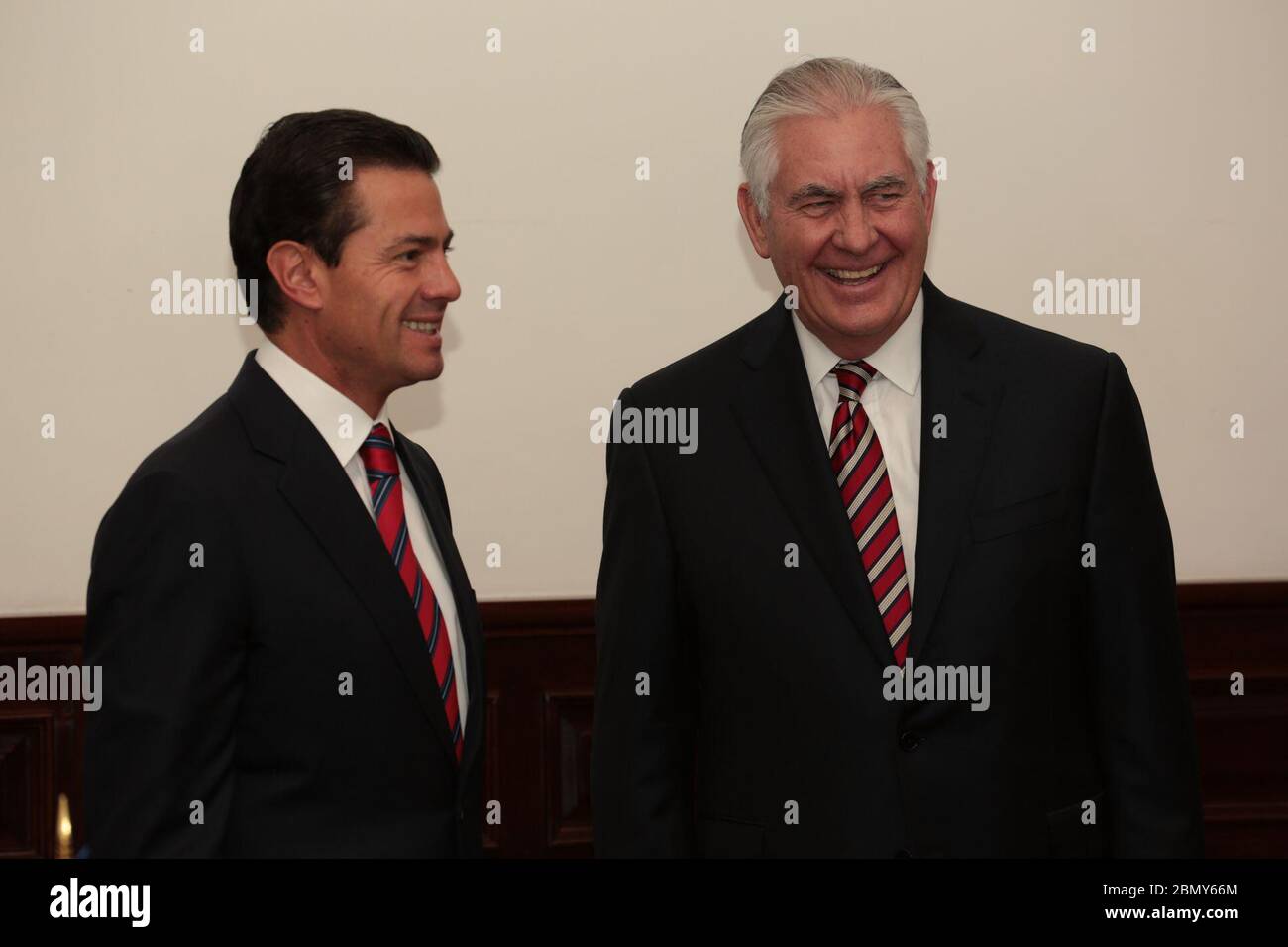 Le secrétaire Tillerson discute avec le président mexicain Enrique Peña Nieto à Los Pinos le secrétaire d’État américain Rex Tillerson discute avec le président du Mexique Enrique Peña Nieto à Los Pinos à Mexico, Mexique, le 2 février 2018. Banque D'Images