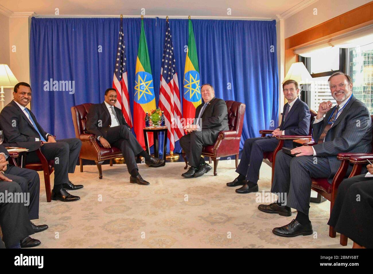 Le 28 septembre 2018, le secrétaire d’État américain Mike Pompeo rencontre le ministre éthiopien des Affaires étrangères Workneh Gebeyehu à New York pendant l’Assemblée générale des Nations Unies. Banque D'Images