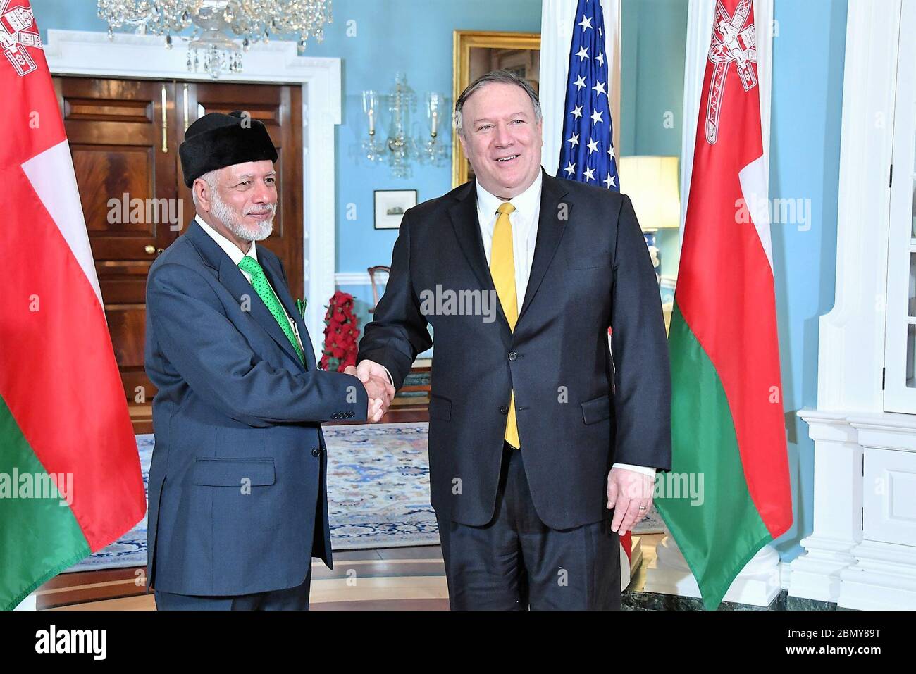 Le secrétaire Pompeo rencontre le ministre omanais des Affaires étrangères Yusuf bin Alawi bin Abdullah le secrétaire d'État américain Michael R. Pompeo rencontre le ministre omanais des Affaires étrangères Yusuf bin Alawi bin Abdullah au département d'État américain à Washington, D.C., le 19 décembre 2018. Banque D'Images