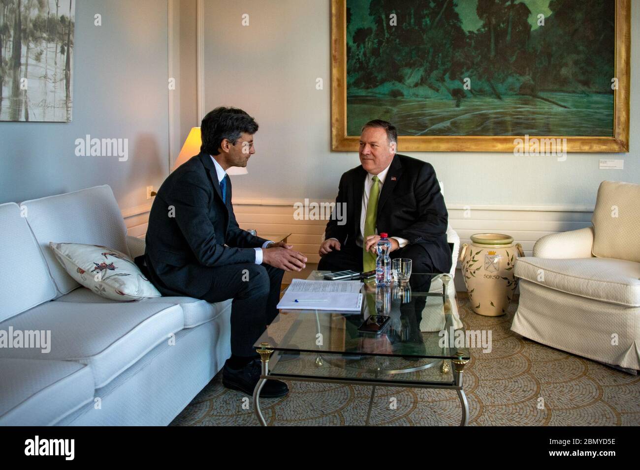 Le secrétaire Pompeo s'adresse aux médias à Berne, Suisse le secrétaire d'État américain Michael R. Pompeo participe à des entretiens avec les médias à Berne, Suisse, le 3 juin 2019. Banque D'Images