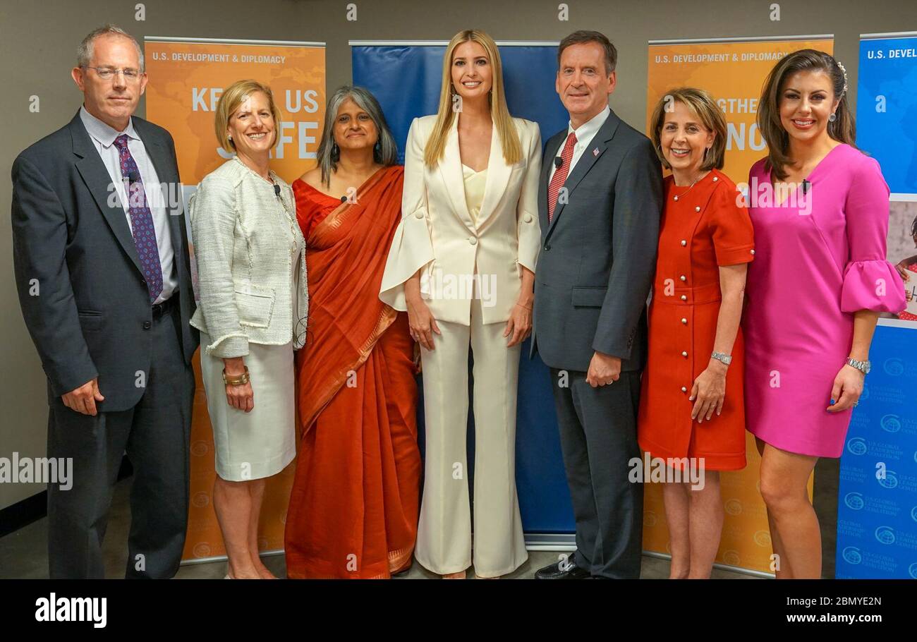 Le 10 juillet 2019, le porte-parole Morgan Ortagus a animé une discussion avec Ivanka Trump et l’administrateur de l’USAID Mark Green sur le développement et la prospérité des femmes au niveau mondial au Département d’État américain. Banque D'Images