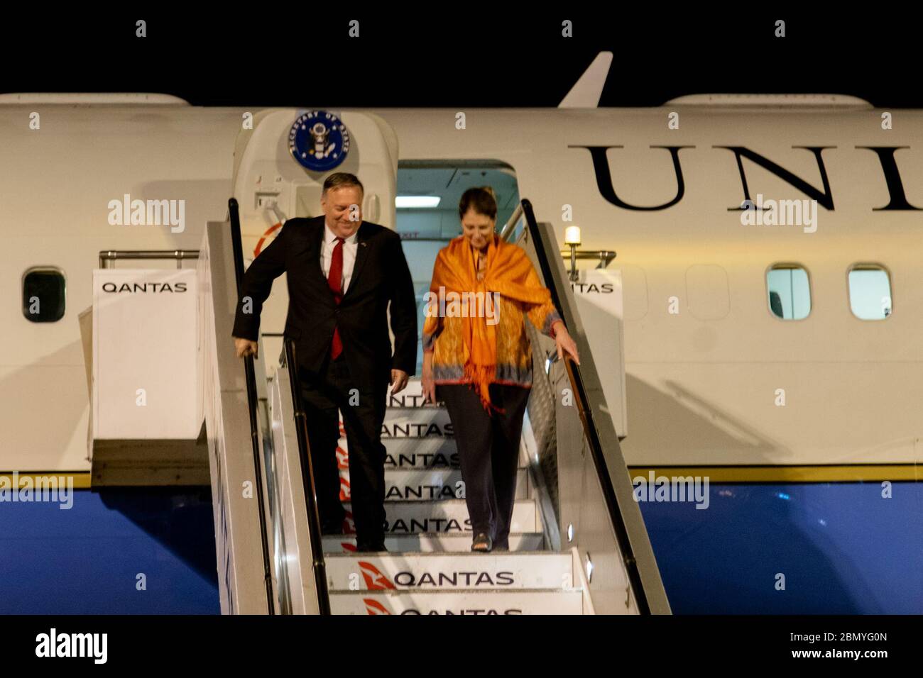 Le secrétaire Pompeo arrive à Sydney le secrétaire d'État américain Michael R. Pompeo arrive en Australie à l'aéroport international de Sydney et est accueilli par l'ambassadeur Culvahouse le 3 août 2019. Banque D'Images