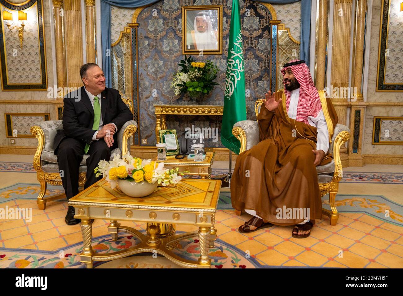 Le secrétaire Pompeo rencontre le prince héritier saoudien Mohammed ben Salman le secrétaire d'État américain Michael R. Pompeo rencontre le prince héritier saoudien Mohammed ben Salman à Djeddah, en Arabie saoudite, le 18 septembre 2019. Banque D'Images