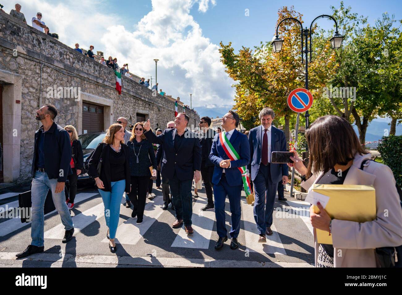 Le 3 octobre 2019, le secrétaire d'État américain Michael R. Pompeo et son épouse, Susan Pompeo, ont visité le mémorial de la guerre mondiale de Pacentro à Pacentro, en Italie, pour honorer ceux qui ont servi pendant la première Guerre mondiale Banque D'Images