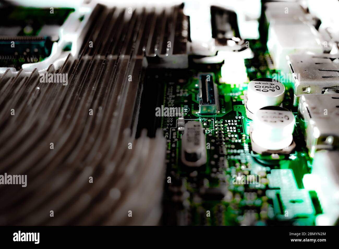 Carte de circuit imprimé et dissipateur de chaleur peints Banque D'Images