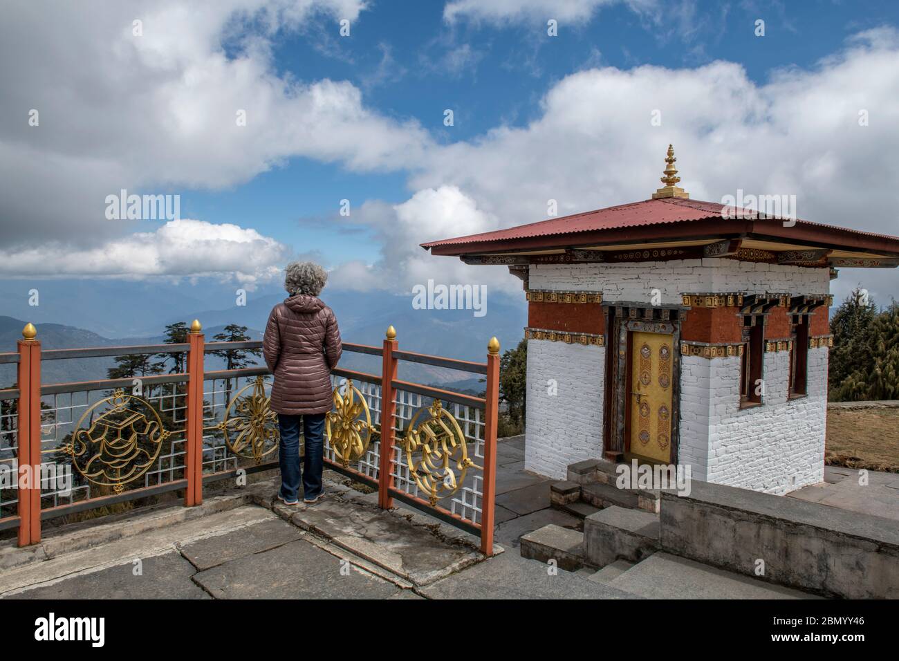 Bhoutan, Col de Dochula. Temple de Druk Wangyel Lhakhng. Mémorial pour célébrer 100 ans de monarchie au Bhoutan. Banque D'Images