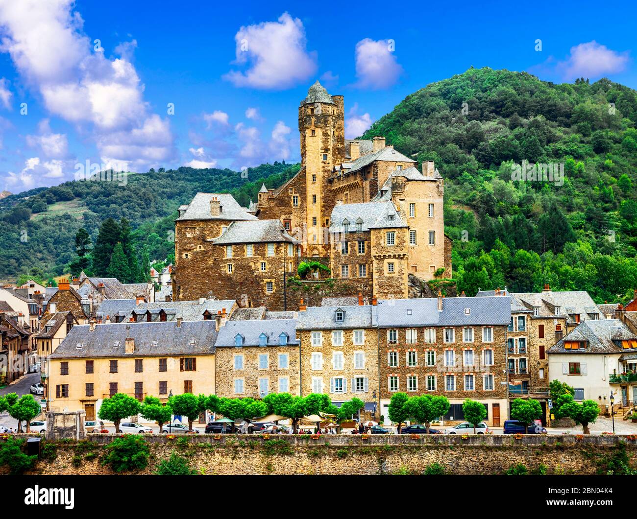 Estaing - un des plus beaux villages de France. Département de l'Aveyron, rivière Lot Banque D'Images