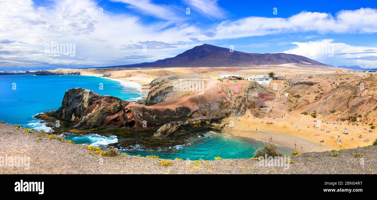 Plages colorées uniques de Lanzarote volcanique. Plage de Papagayo. Îles Canaries, Espagne. Banque D'Images