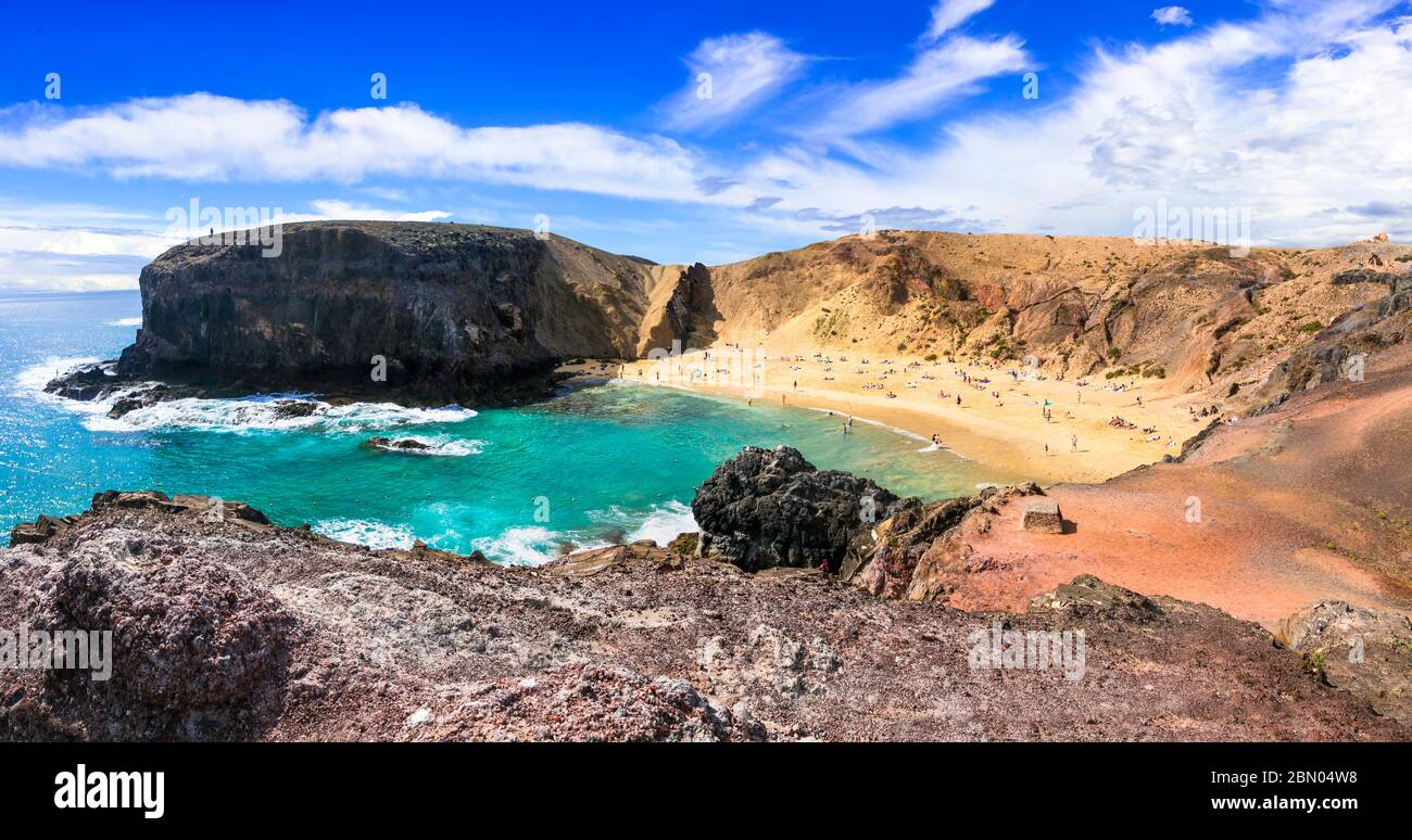 Plages colorées uniques de Lanzarote volcanique. Plage de Papagayo. Îles Canaries Banque D'Images