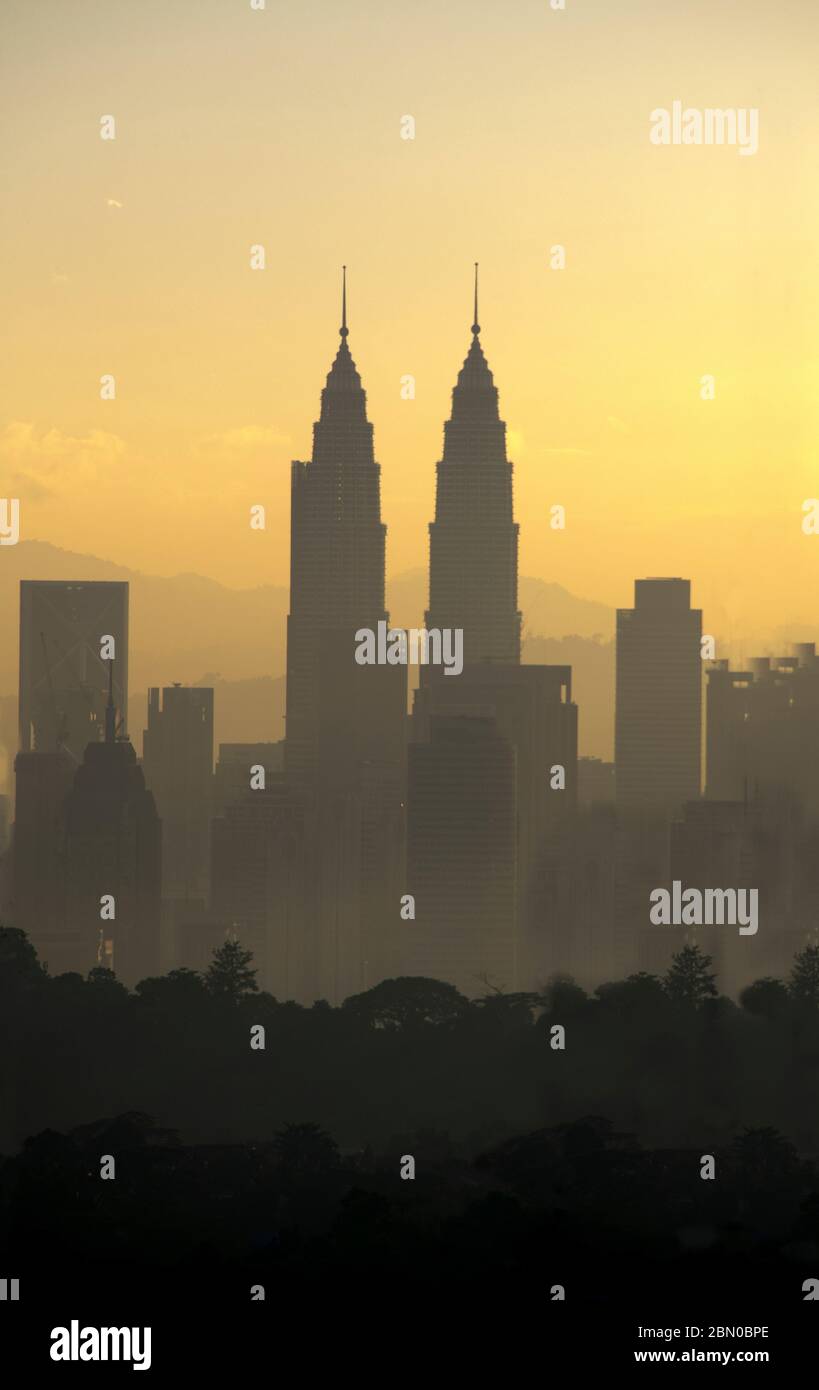 Petronas Towers à l'aube Kuala Lumpur Malaisie Banque D'Images