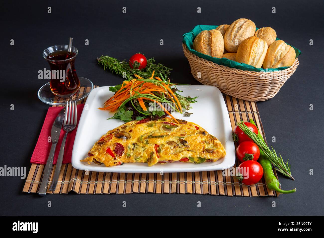 omelette dans une plaque Banque D'Images