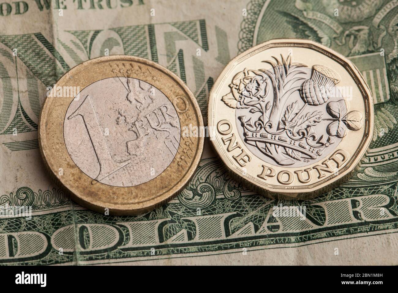 Livre sterling, euro et taux de change du dollar Photo Stock - Alamy