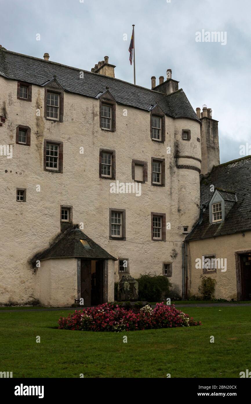 Entrée principale de Traquair House, ancienne maison habitée d'Écosse, frontières écossaises, Royaume-Uni Banque D'Images