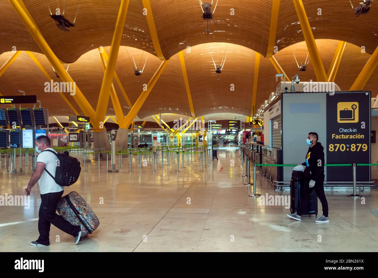 Madrid, espagnol. 10 mai 2020. Aéroport de Madrid-Barajas le 57e jour depuis que le gouvernement espagnol a imposé l'état d'urgence en raison de la crise de la couronne. Madrid, 10 mai 2020 | usage dans le monde crédit : dpa/Alay Live News Banque D'Images