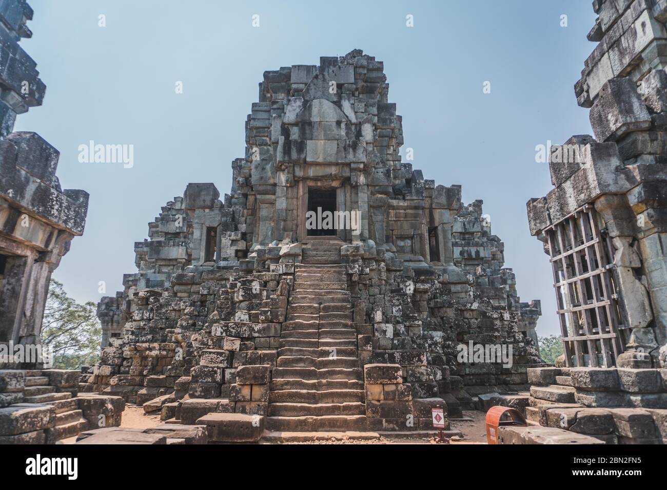 Panorama des ruines de l'ancien Wat Angkor. Baray est. Siem Reap, Cambodge - 25 FÉVRIER 2020 Banque D'Images