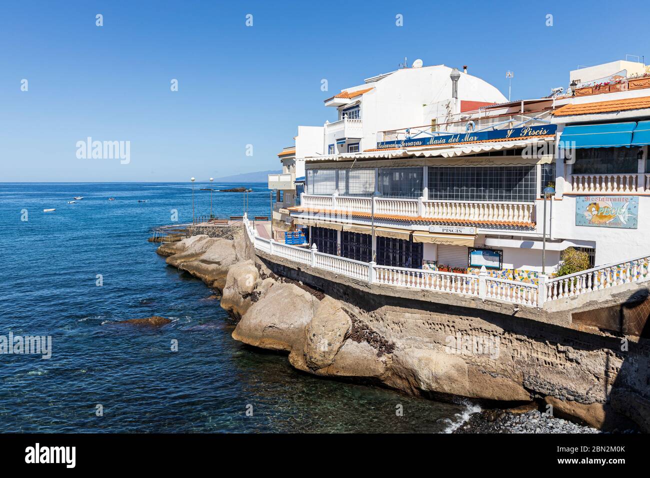 Restaurants et bars à tapas près de la côte à la Caleta, Costa Adeje, Tenerife, Iles Canaries, Espagne Banque D'Images