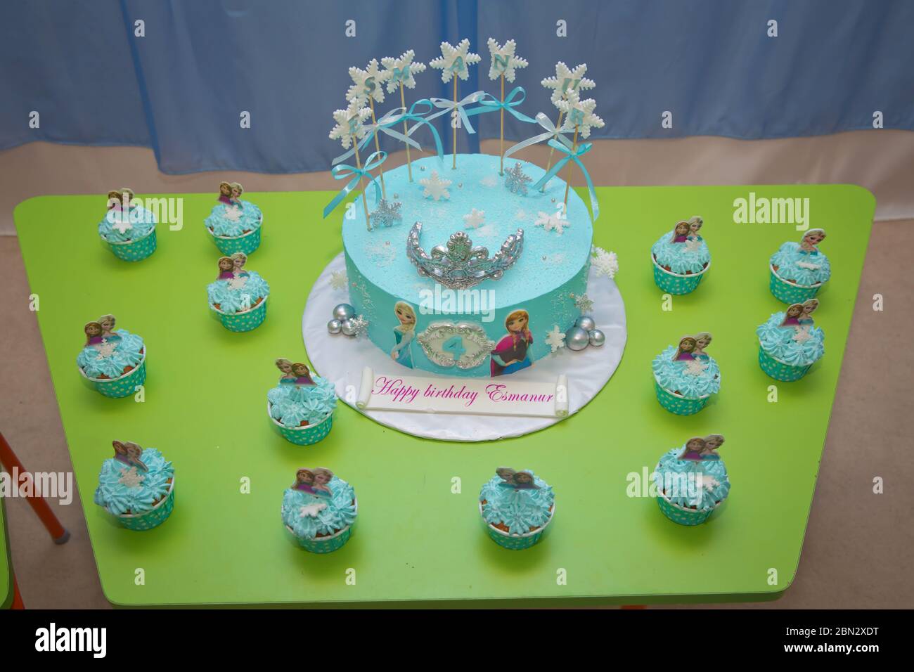 Gateau D Anniversaire Surgele Gateau Congele Disney Anniversaire Enfants Gateau D Anniversaire A Theme Congele Pour Enfants Azerbaidjanais Bakou 04 02 Photo Stock Alamy Gateau D Anniversaire Surgele Gateau Congele Disney Anniversaire Enfants Gateau D Anniversaire A Theme Congele Pour Enfants Azerbaidjanais Bakou 04 02 Photo Stock Alamy