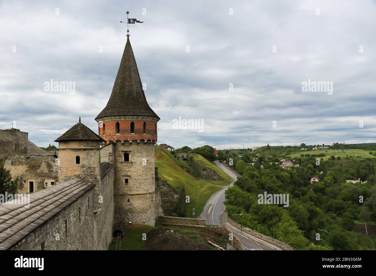La forteresse de Kamenets-Podolskiy est l'une des plus anciennes et des plus béeutites d'Ukraine Banque D'Images