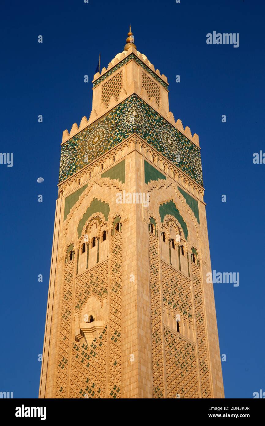 Minaret de la mosquée Hassan II, Casablanca, Maroc. Banque D'Images
