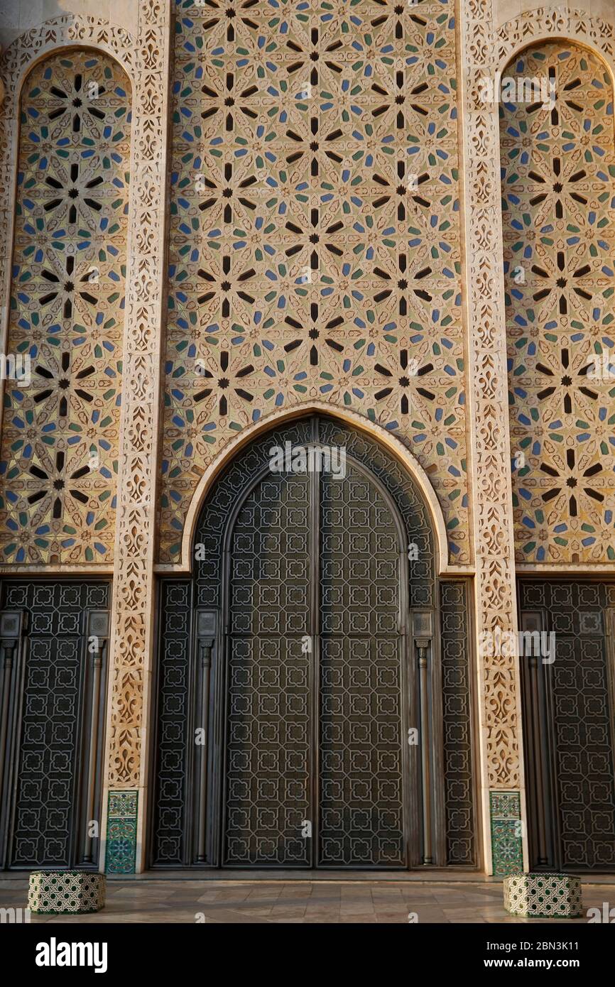 Mosquée Hassan II, Casablanca, Maroc. Porte. Banque D'Images