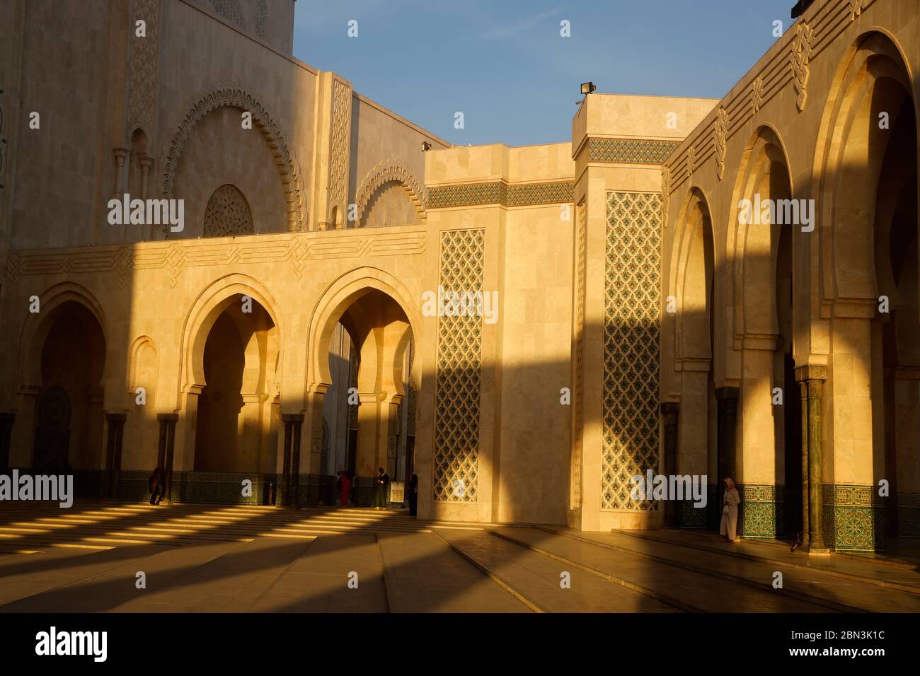 Mosquée Hassan II au crépuscule, Casablanca, Maroc. Banque D'Images