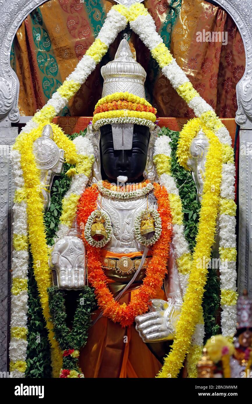Temple hindou et temple des grottes de Batu. La déité hindoue perumal, en particulier chez les Tamouls du Tamil Nadu. Kuala Lumpur. Malaisie. Banque D'Images